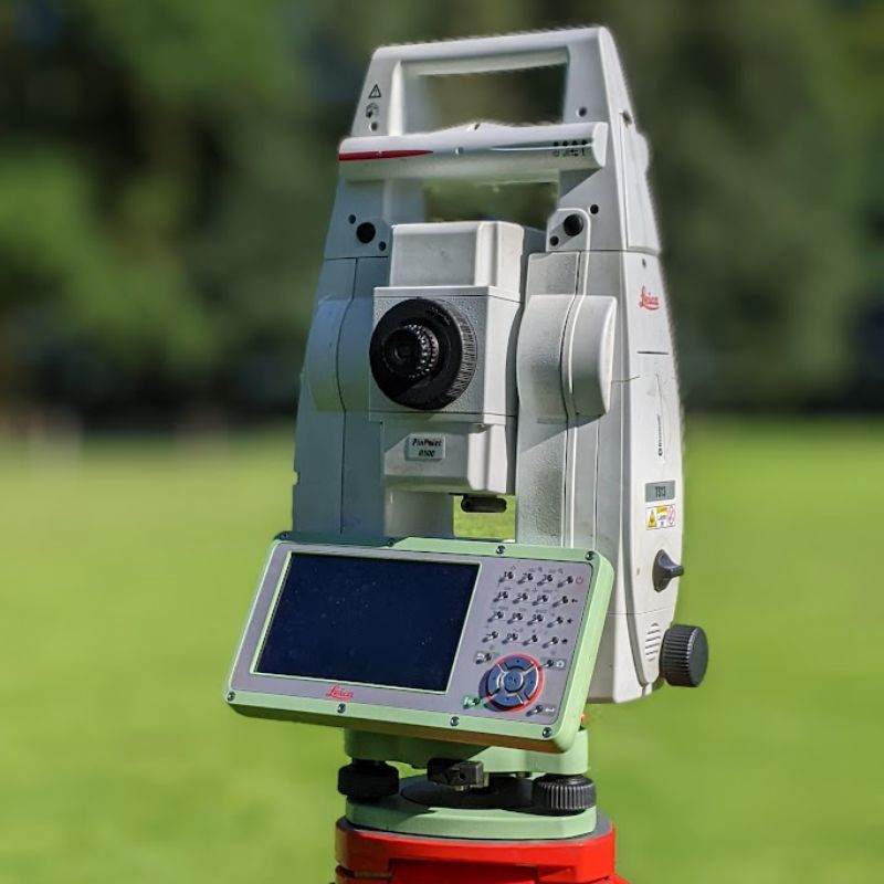 Théodolite Justin Chevalier, géomètre-expert immobilier